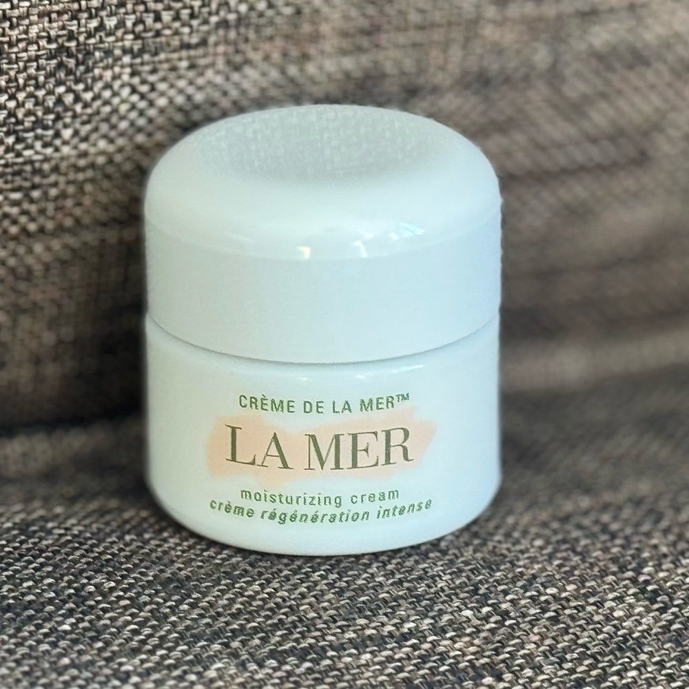Creme De La Mer Moisturizing Cream 15ml (30ml for 200$)original and authentic
